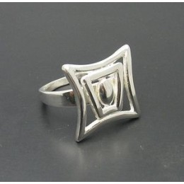 Hõbesõrmus - geomeetriline ruut